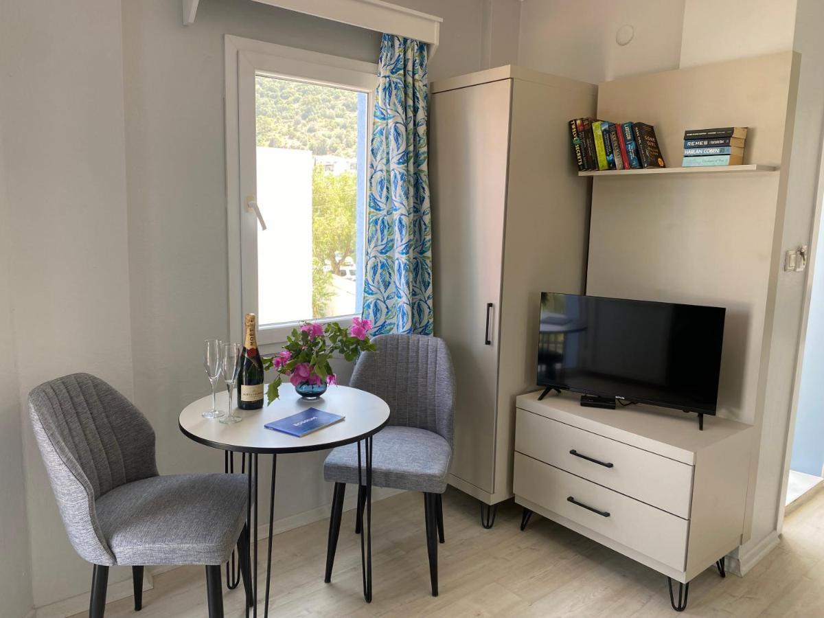 Merve Apartments, Your Home From Home In Central Bodrum, Street Cats Frequent The Property, Not All Apartments Have Balconies , Ground Floor Have Terrace With Table And Chairs Zewnętrze zdjęcie